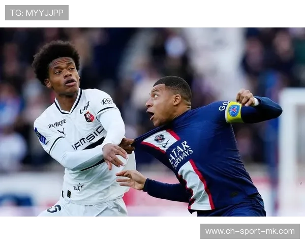 巴黎圣日耳曼防线练习：中后卫轮换掩护配合成为新规则