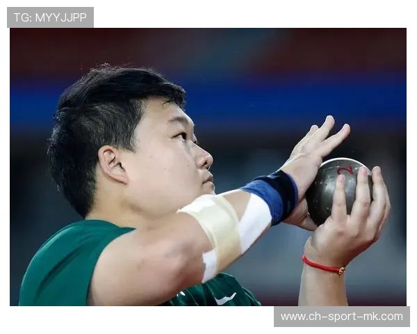 铅球队加强落点控制训练,多名选手技术细化明显 铅球队加强落点控制训练,多名选手技术细化明显